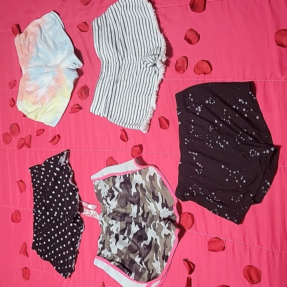 Assorted comfy shorts 😍 - Picture 12 of 12